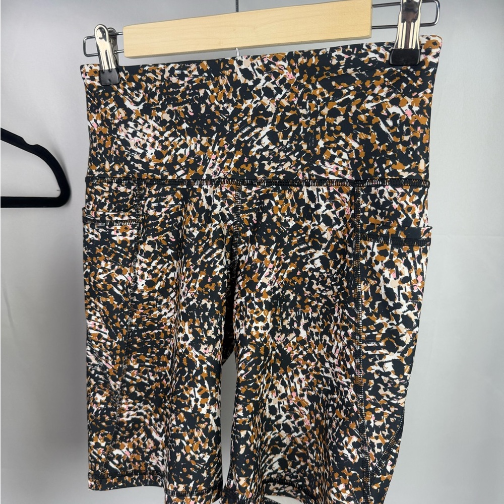 Old Navy Active Set Medium Sports Bra + Biker Shorts Printed Workout Gym - Picture 5 of 15